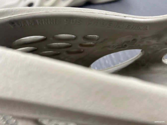 RNNR Stone Yeezy GX4472 Foam Sage Adidas 0709